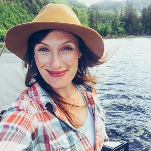 Meet your Posher, Kayla